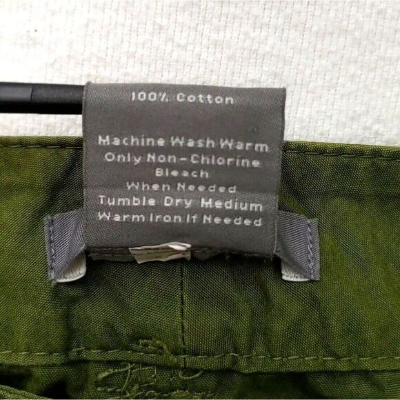 Ann Taylor Signature Fit Green Cargo Capris Women's 4P - Picture 4 of 4